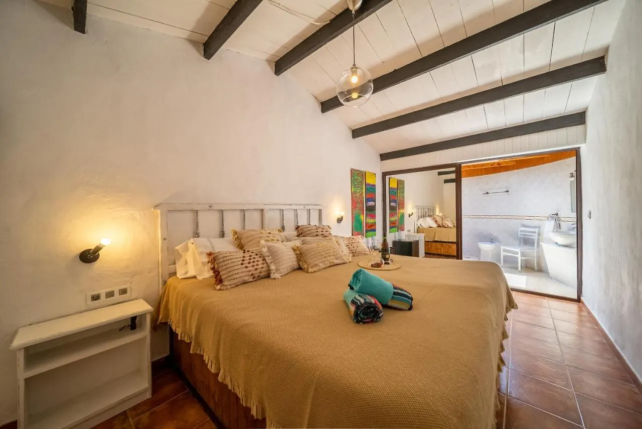 Casa Natura San Bartolome  Bed & Breakfast