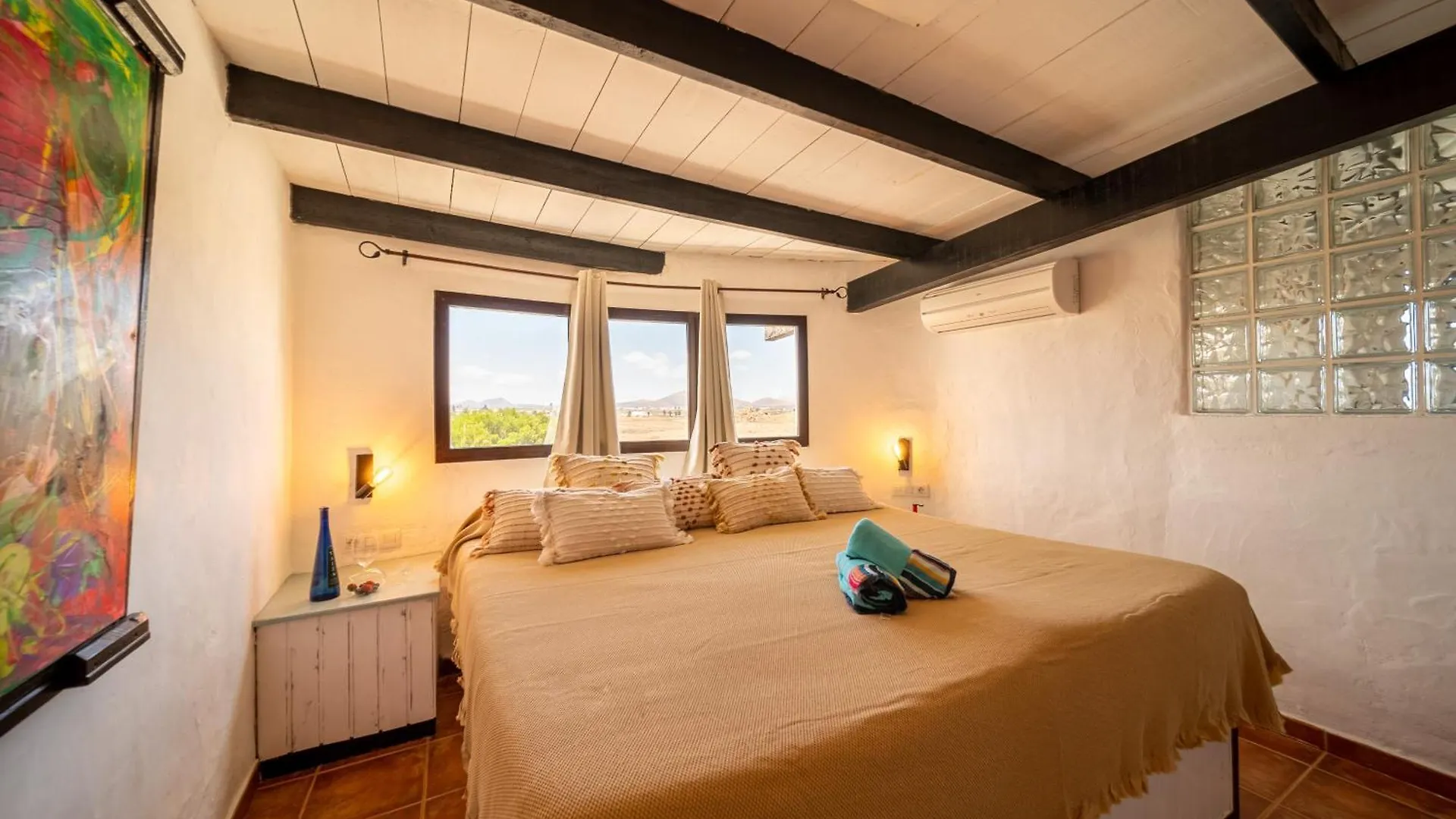 Bed & Breakfast Casa Natura San Bartolome  Spain